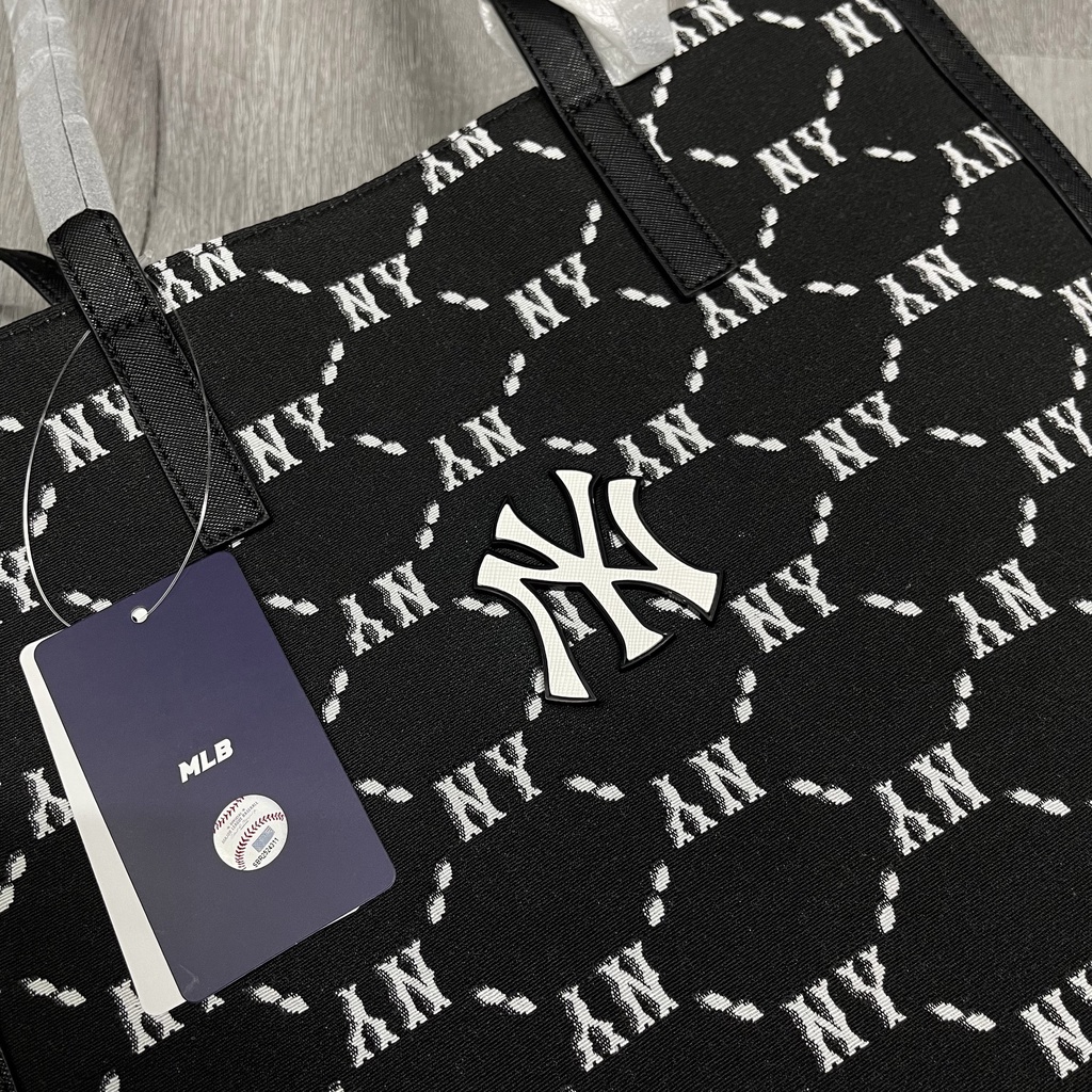 ✅  TÚI MLB MONOGRAM DIAMOND JACQUARD TOTE SHOPPING BAG YANKEES BLACK  ẢNH THẬT