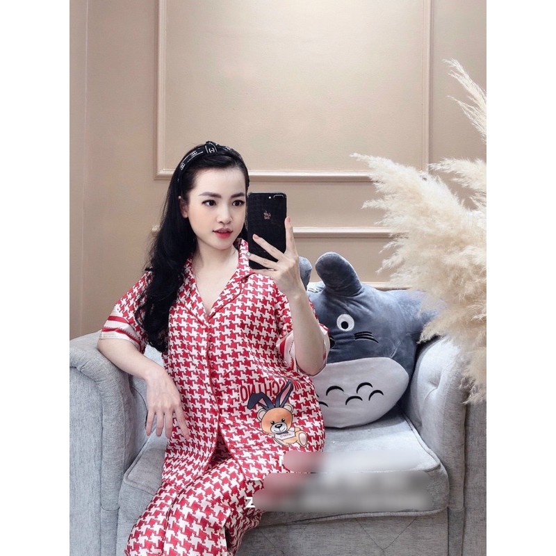 [FREESHIP- PIJAMA CAO CẤP] Set bộ ngủ nữ lụa latin zíc zắc hoạ tiết thỏ tay ngắn quần dài - Đồ bộ mặc nhà sọc caro xinh