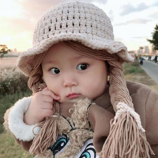 Mũ vành tròn dệt kim thiết kế phối tóc thắt bím giả đáng yêu dành cho bé