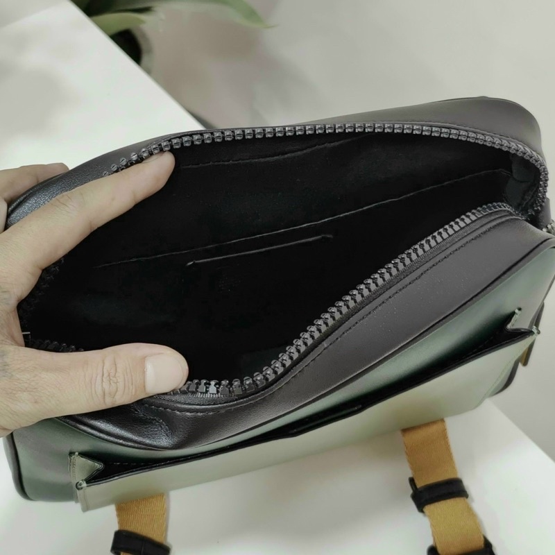 Túi đeo chéo Coach Patch dành cho nam sành điệu