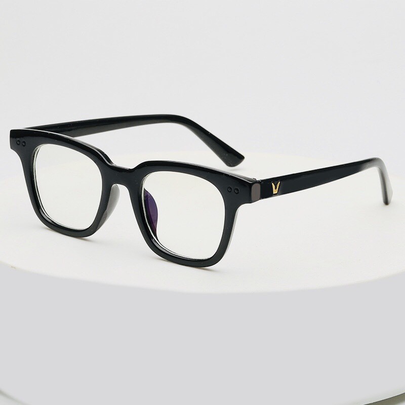 Mặt Kính Thời Trang V Nhỏ Đen Nhiều Màu Siêu Hot | BigBuy360 - bigbuy360.vn