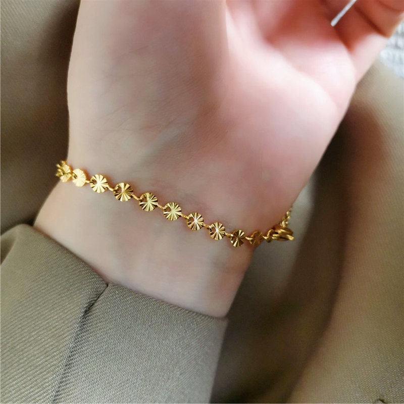 Lắc tay titan nữ không gỉ mạ vàng 18k thiết kế hình hoa phong cách ins hàn quốc nhẹ nhàng thanh lịch