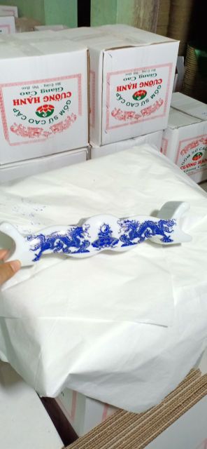 Bộ đồ thờ men trắng - rồng xanh coban độc đáo xanh rất bóng.