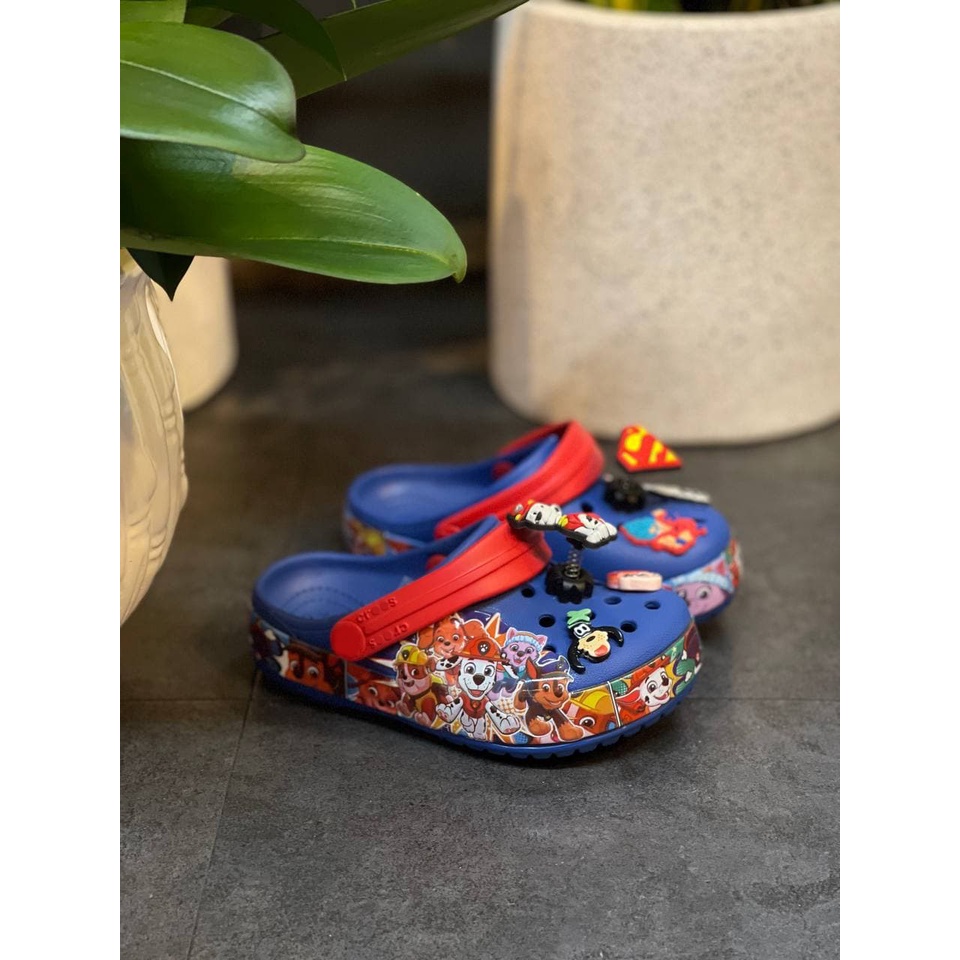 Giày Dép Trẻ Em Cross Band Paw Patrol Clog Chính Hãng Size 24 Đến 35 - Tặng 6 Jibbizt - Sấu Vui Vẻ