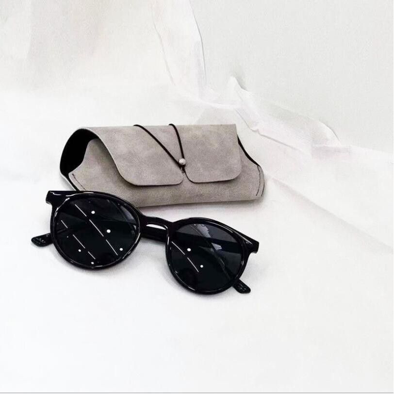 Kính Mát Thời Trang Đáng Yêu Cho Cặp Đôi | BigBuy360 - bigbuy360.vn