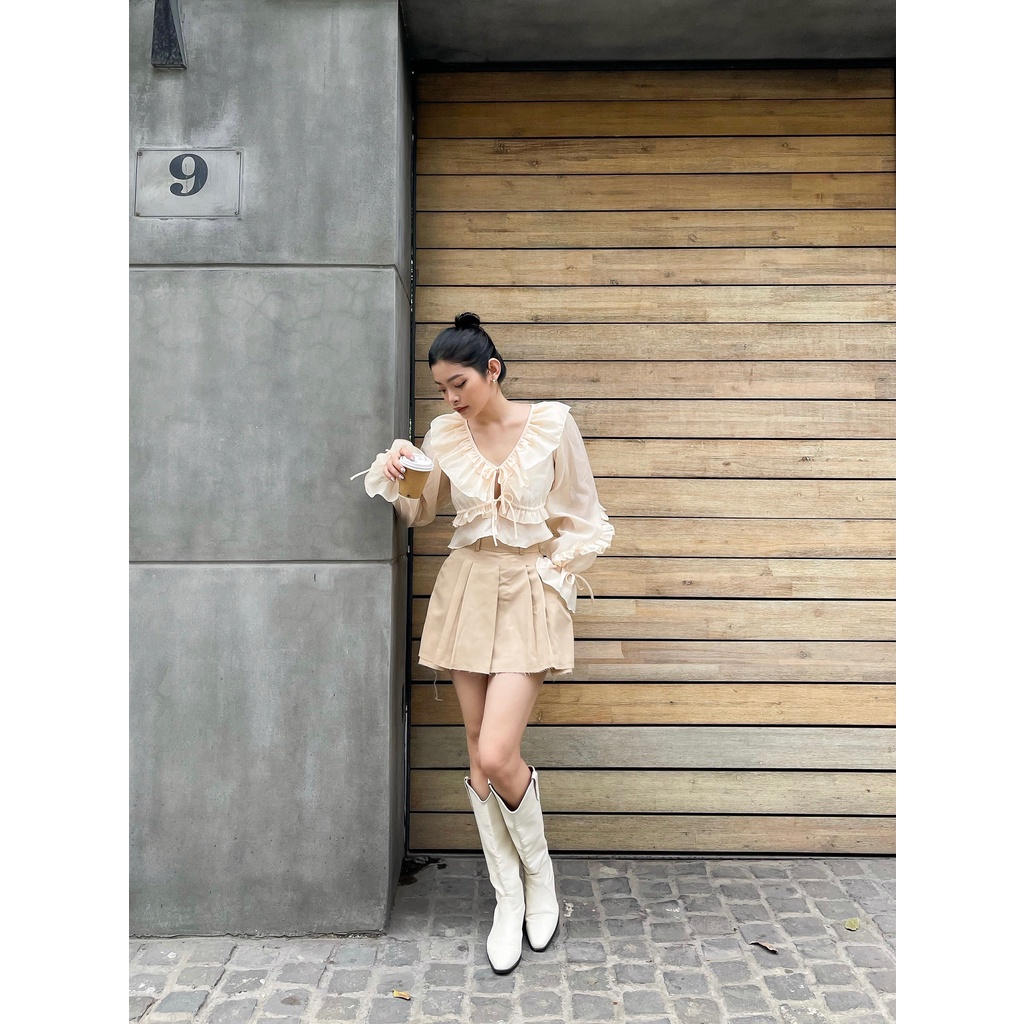 Áo croptop Shebyshjcột dây, cổ bèo tay dài cột dây màu be - Vicky Top