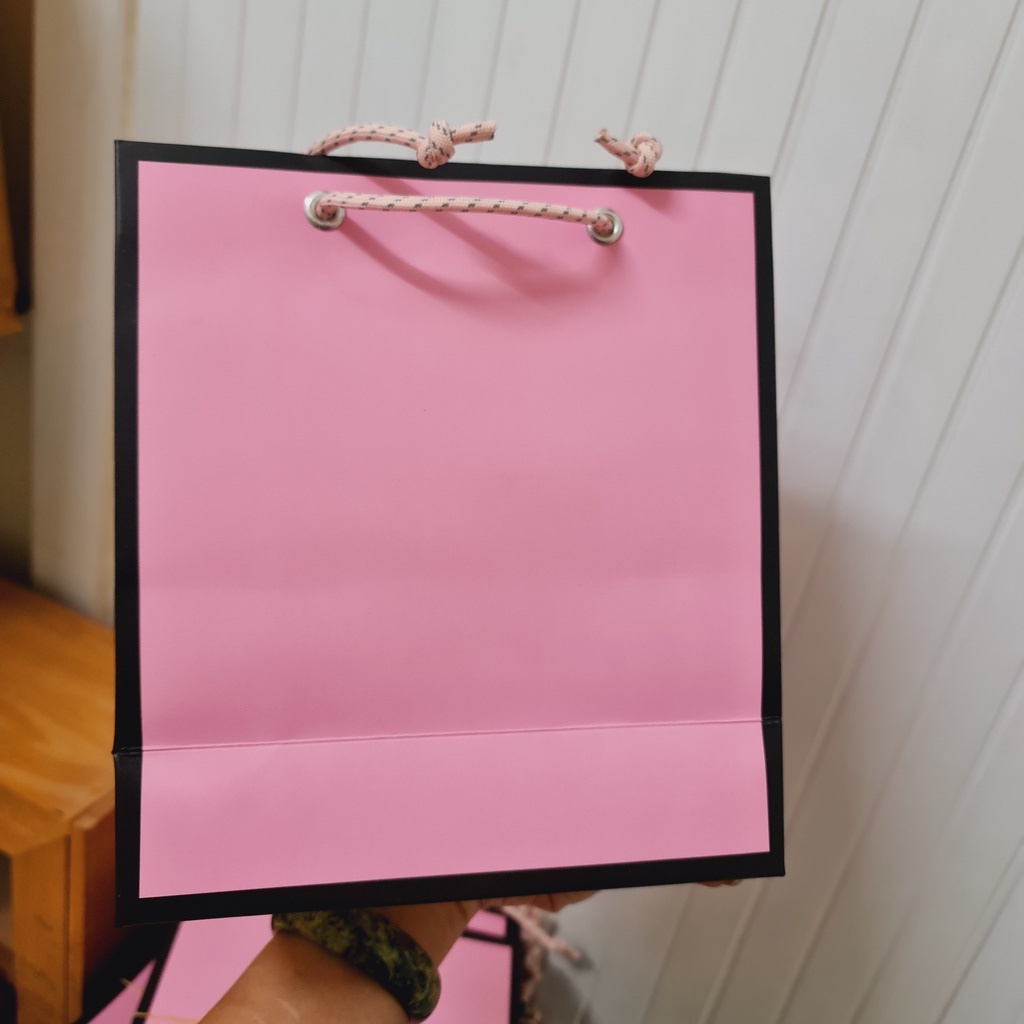 Combo 10 Túi giấy đựng mỹ phẩm đựng quà đựng nước hoa size 20x18x8,5cm màu hồng + màu trắng  mã 29