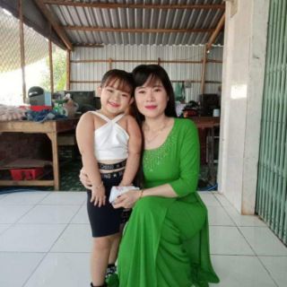 Bộ áo dài kèm quần cùng chất cùng màu lụa