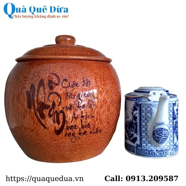 Vỏ Bình Trà Gỗ Dừa Gọn Đẹp Khắc Hoa Văn Lồng Chữ Nhẫn Và Bình Trà 700 - 950ml