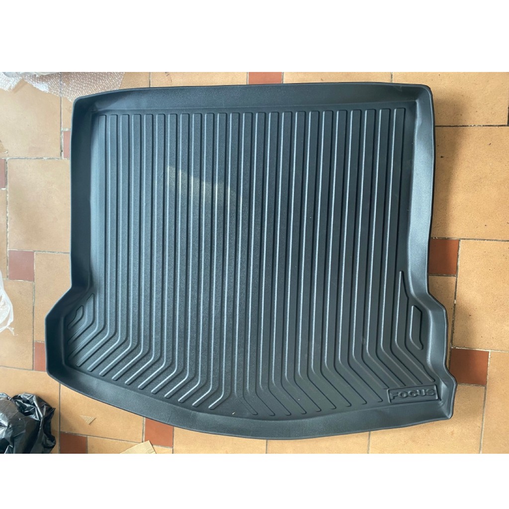 Lót cốp nhựa dẻo xe Ford Focus Sedan 2016 - 2021