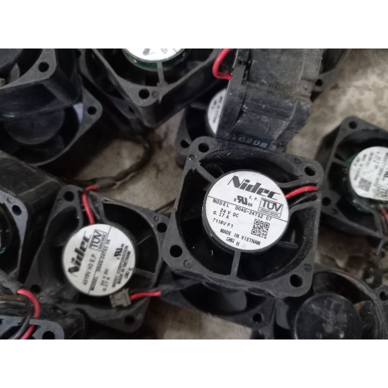 Quạt làm mát 5v 0.1a 4x4x2 24v 0.17a 4x4x2cm 7v 0.1a 6x6x2cm chạy tốt. 589nhattao