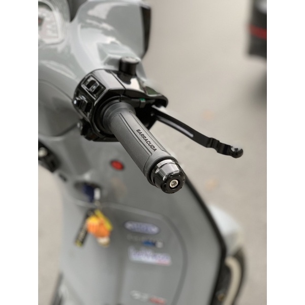 Gù tay lái và bao tay nắm phong cách Ducati