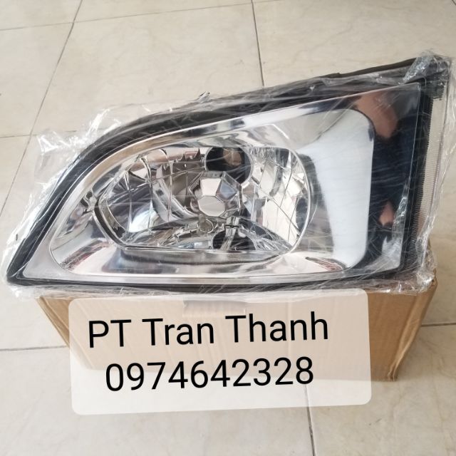 Đèn pha vinaxuki 650kg,giá 1cái