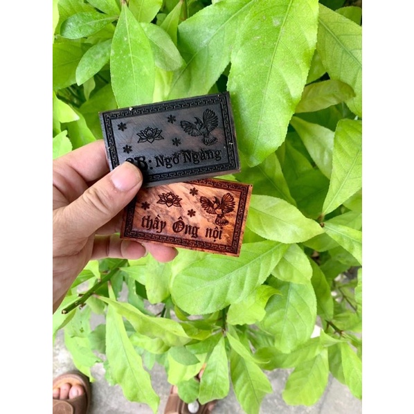 Bảng tên Cài Lồng chim gỗ mun. cẩm hương