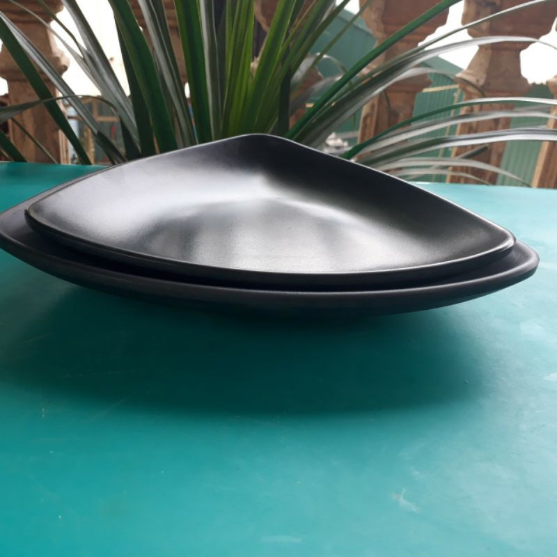 Khay Đĩa phíp melamine tam giác đen nhám cao cấp, đĩa dùng cho nhà hàng khách sạn quán ăn kiểu Nhật Hàn- Hàng xuất khẩu