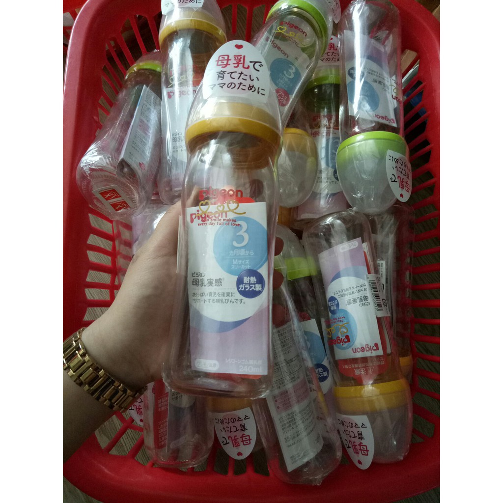 Bình sữa thuỷ tinh Pigeon 240ml Nhật Bản
