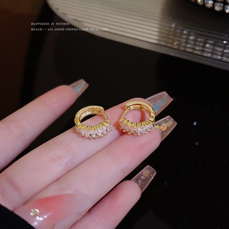 Bông tai tròn nhỏ basic đính đá xinh xắn phong cách vintage cho nữ, khuyên tai tròn basic BT11