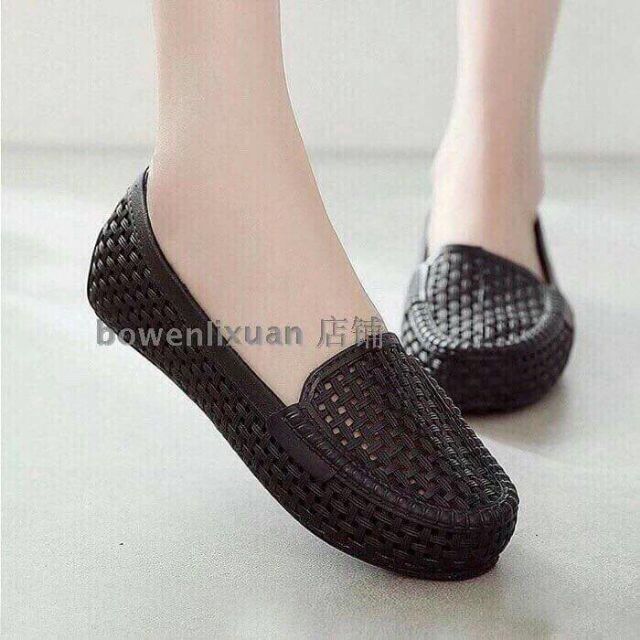 Giày nhựa đi mưa siêu êm