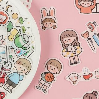 Những chiếc sticker dễ thương sẽ làm bạn cười thích thú với các hình ảnh đáng yêu và hài hước.