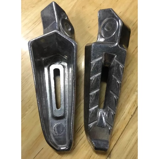 Gác chân SAU nhôm dùng cho AB2011-2012