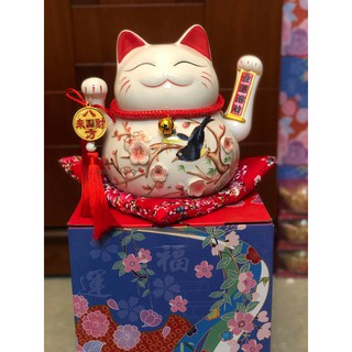 Mèo Thần Tài Sứ , Mèo May Mắn Maneki Neko 23cm . Vẩy Tay Gọi Khách Tấn Tài Tấn Lộc.