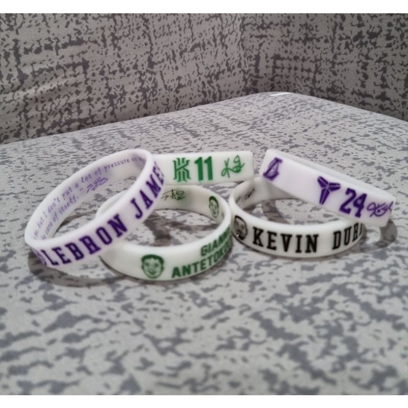 Vòng Tay Bóng Rổ NBA 4.0 Silicon Cao Cấp In Logo Các Ngôi Sao Bóng Rổ NBA Kobe, Curry, James, Irving, Jordan, Durant