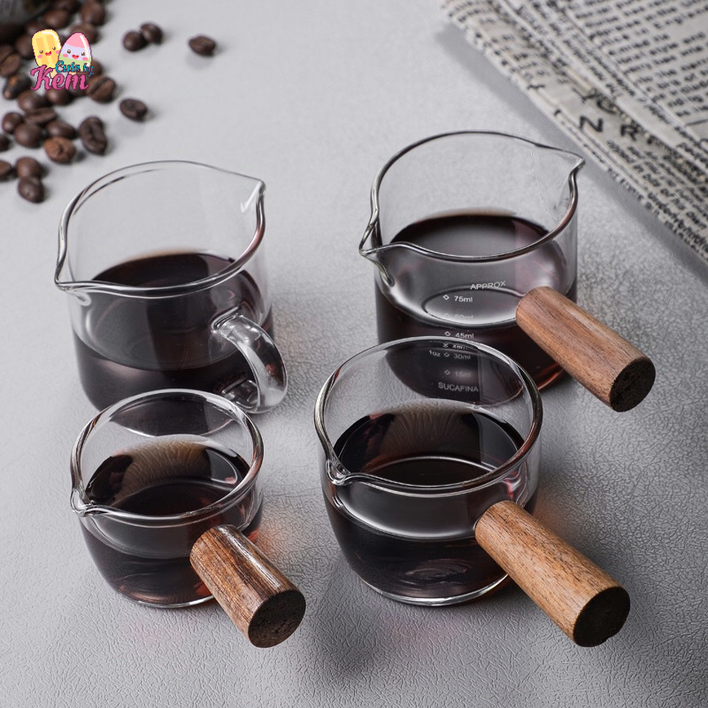 Cốc thuỷ tinh nhỏ đa năng có tay cầm bằng gỗ