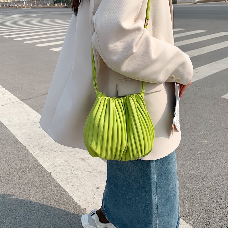 Túi Đeo Chéo Dạng Xô Xếp Ly Thời Trang Hàng Nhập Khẩu 2022 Thời Trang Cho Nữ