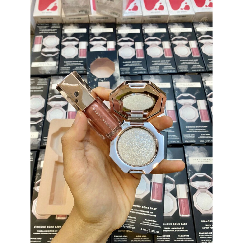 Set son bóng + phấn bắt sáng FENTY BEAUTY Diamond Bomb Baby Mini Lip Gloss and Highlighter Set | BigBuy360 - bigbuy360.vn