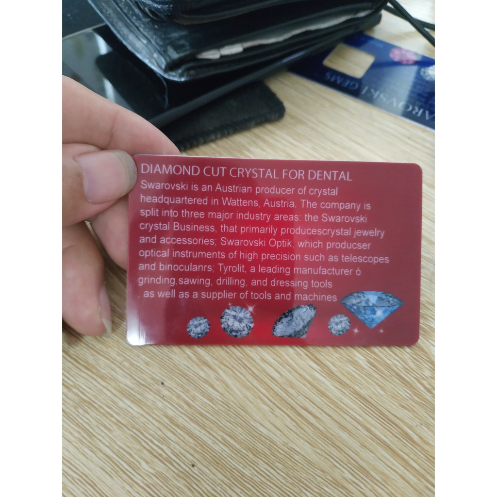 Đá Đính Răng Giá Rẻ Đá đính răng vỉ úc đỏ