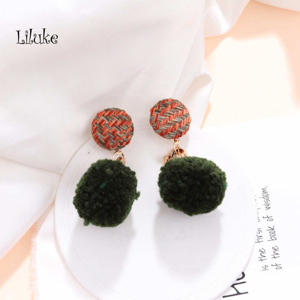 Đôi Khuyên Tai HìNh Quả Pompom Dễ Thương ThờI Trang Cho Nữ