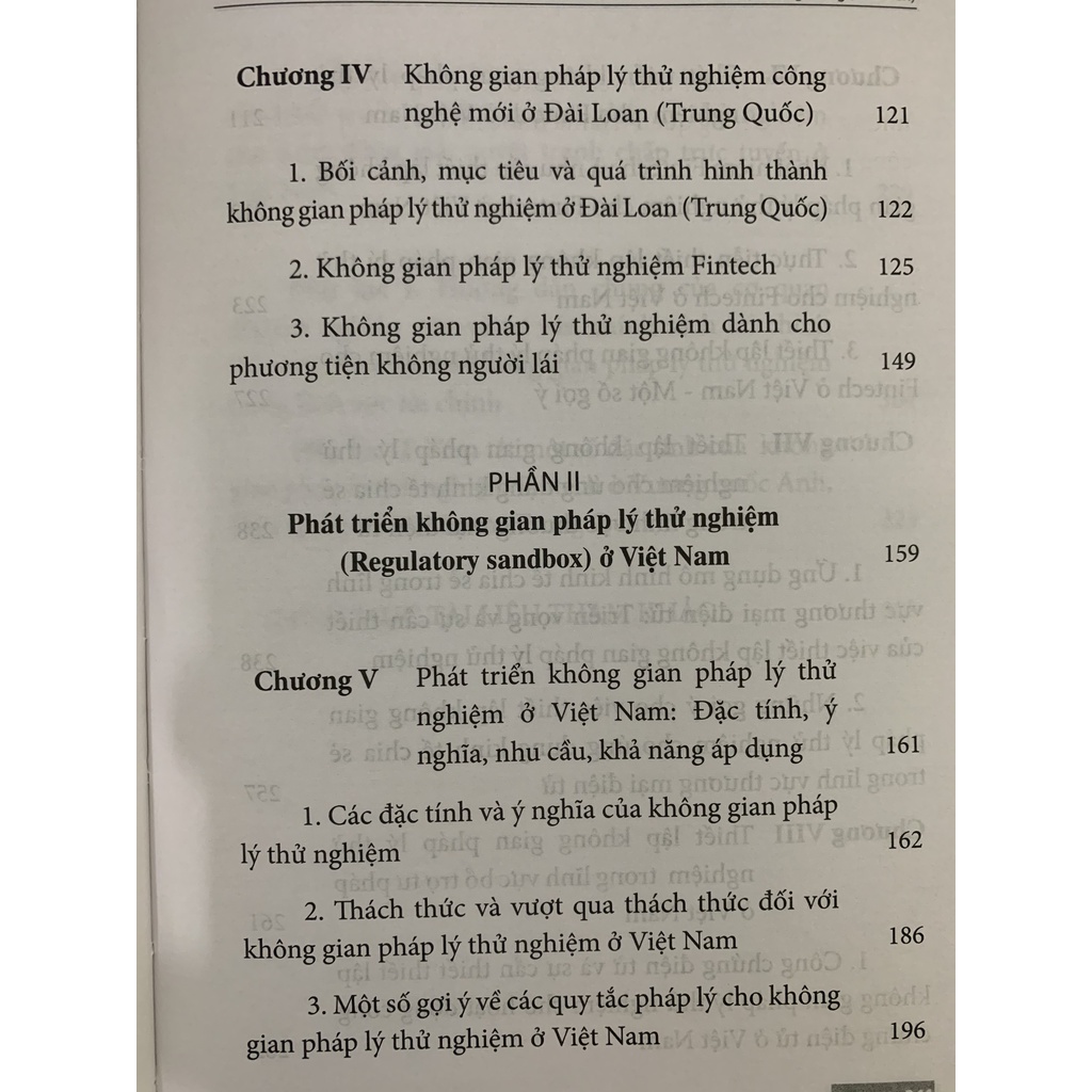 Sách - Phát Triển Không Gian Pháp Lý Thử Nghiệm Cho Công Nghệ Tài Chính Và Các Lĩnh Vực Công Nghệ Mới Tại Việt Nam