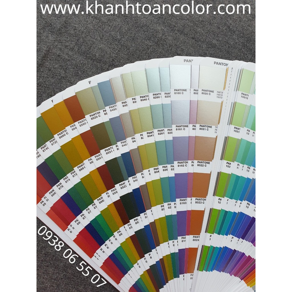 (CHÍNH HÃNG) Bảng màu Pantone Metallics Coated GG1507A - 655 màu PMS đầu 8 và 10 - Phiên bản năm 2021 - Từ PANTONE LLC