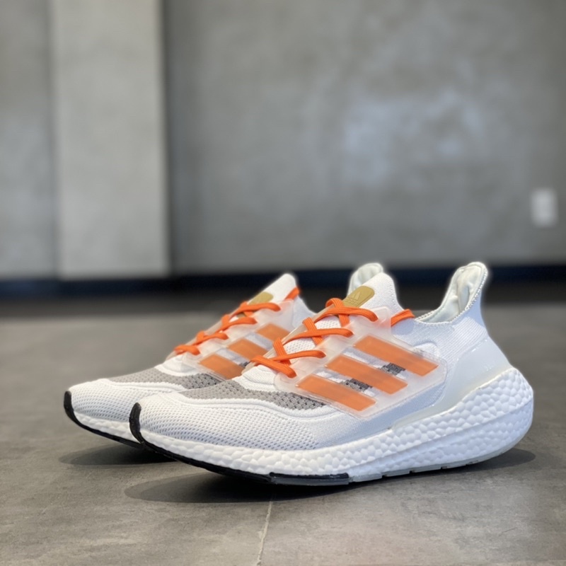 Giầy ultraboost 7.0 nam trắng phối cam xám