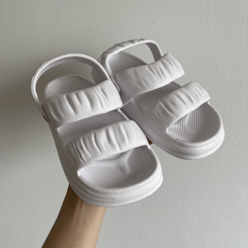 Sandals nhún siêu nhẹ đế cao 4cm chống trơn trượt có quai sau D199