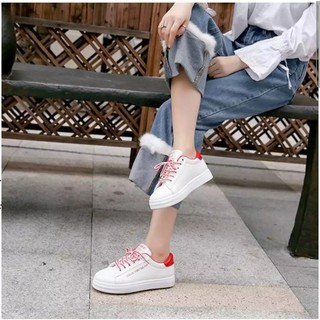 Giày thể thao nữ dây màu độc & lạ