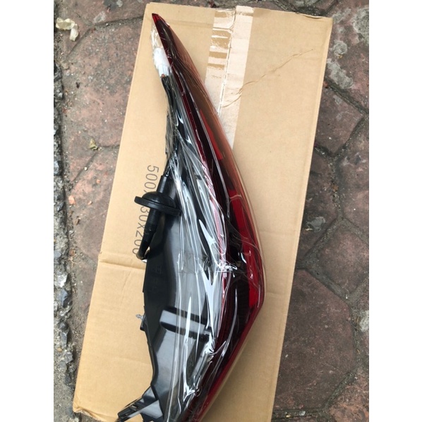 Đèn hậu miếng ngoài trái  Mazda 3 2019-2023 led dài