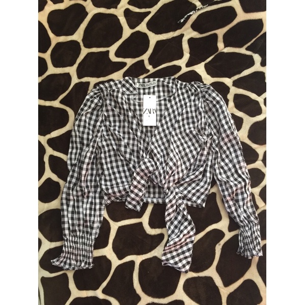 pass Áo sơ mi kẻ caro dáng croptop hãng zara