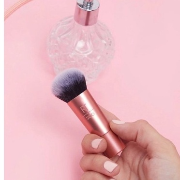 Cọ Tán Nền Real Techniques RT 200 Mini Expert Face For Foundation