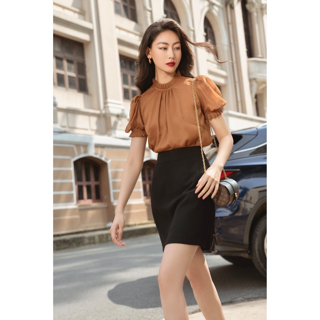 Áo sơ mi cổ bèo cao cấp Huong Boutique vải tơ siêu nhẹ, thiết kế trẻ trung HBSM817