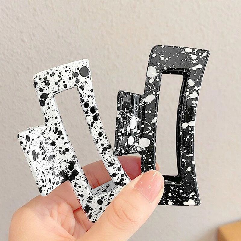 Kẹp Càng Cua Bò Sữa Sang Trọng Hot Trend BiTi Store