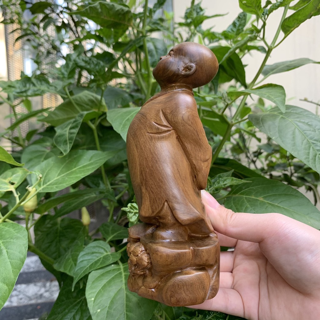 Tượng Vạn Sự Tùy Duyên - Tượng Chú Tiểu Gỗ B\ach X\anh, Gỗ Hương Cao 15cm