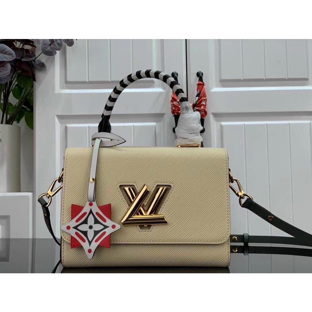 Túi xách LV Twist phối quai