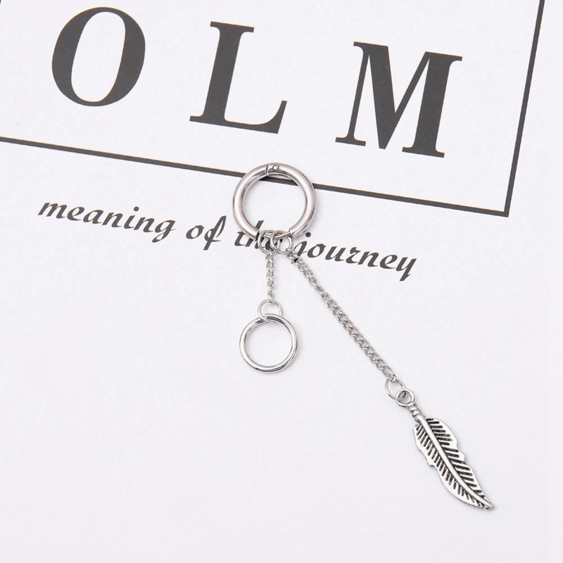 Khuyên tai dài họa tiết hình chiếc lá thời trang