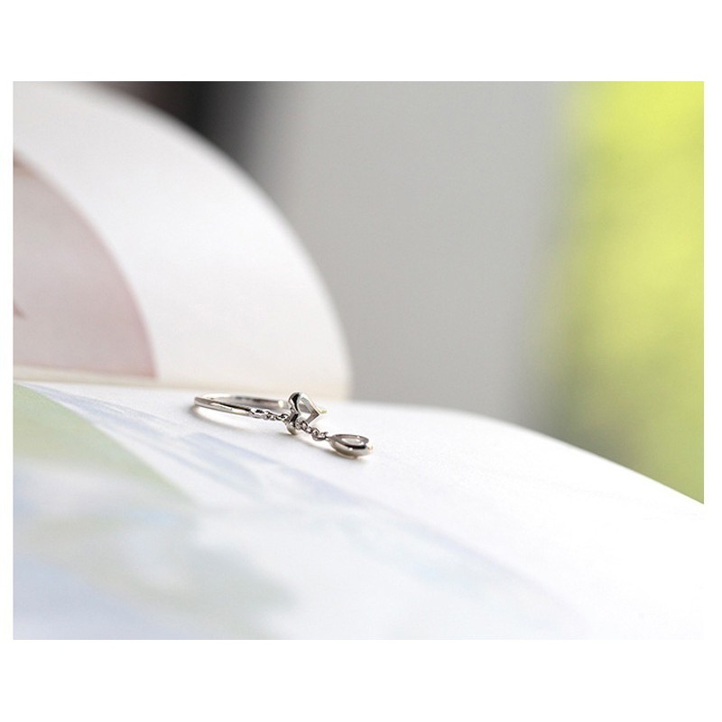 Nhẫn Mạ Bạc Đính Đá Hình Giọt Nước