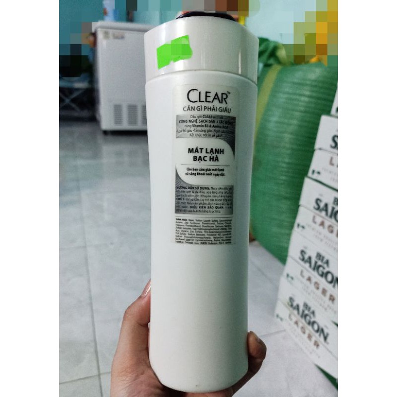 Dầu gội sạch gàu Clear mát lạnh bạc hà 359ml