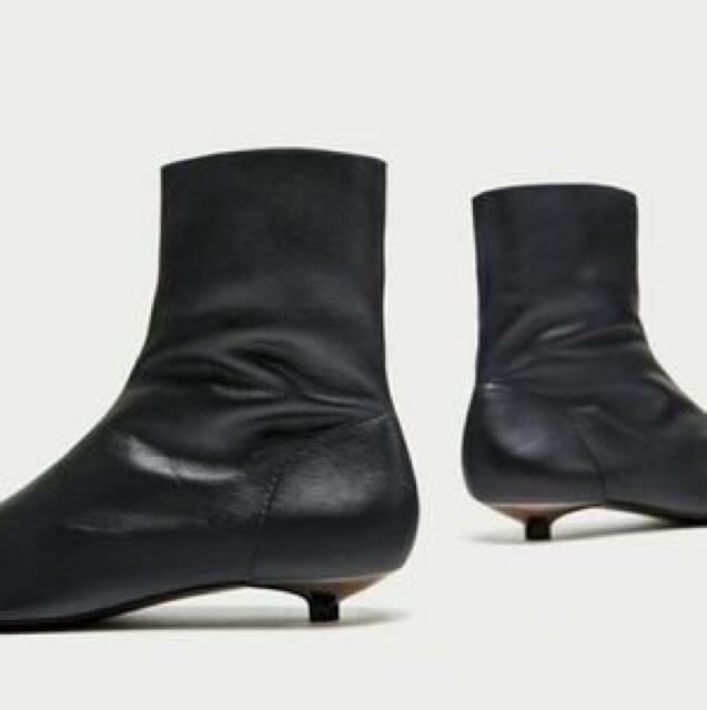 Giày Zara - Zara flat leather ankle boots