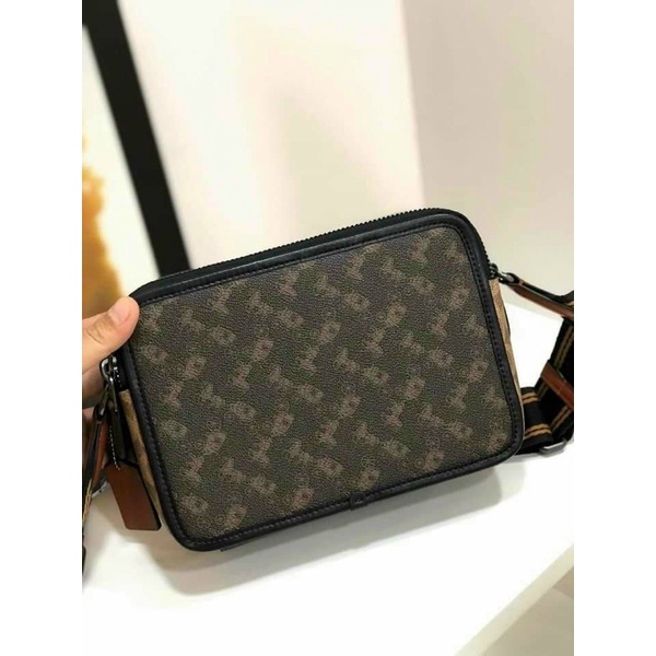 Túi Coach Charter Crossbody hộp vuông hoạ tiết unisex