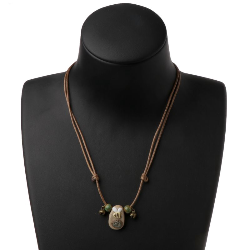 Mặt trang sức hình ong mật bằng đá thiên nhiên độc lạ sành điệu