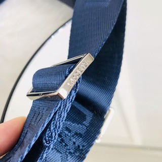 Túi đeo chéo nam Lacoste